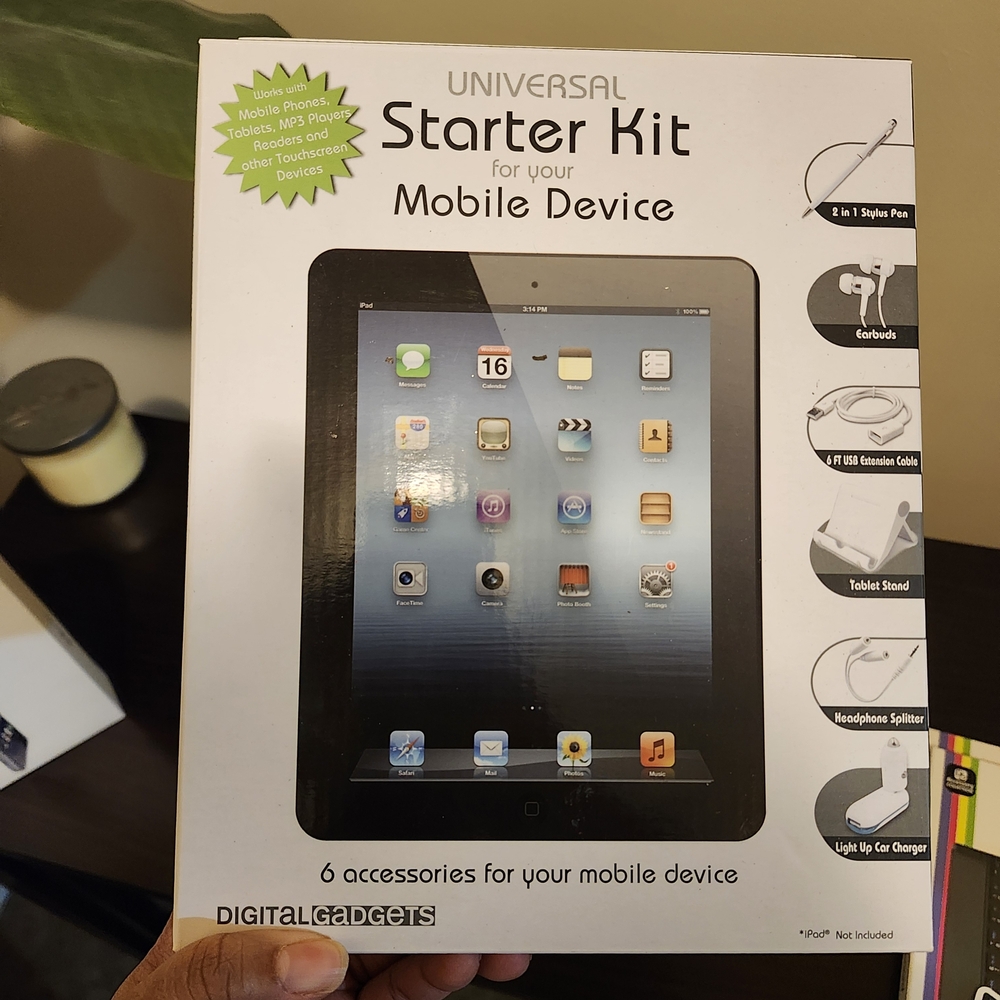 Apple iPad Mini 1st Generation 16GB, Wi-Fi With  Keyboard And Accessory Kit - Picture 6 of 9
